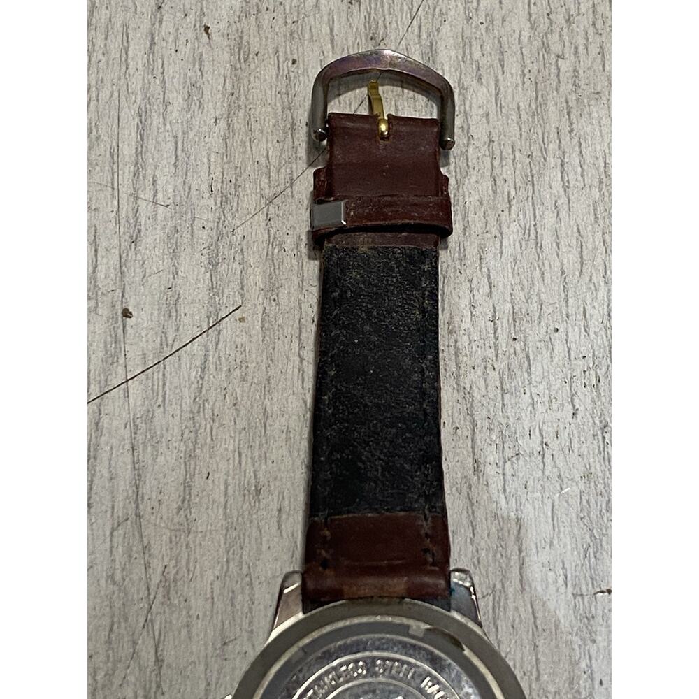 Vintage Nike Air 1238 Gold Tone Faced Watch Leather Band Needs Battery - Picture 8 of 8